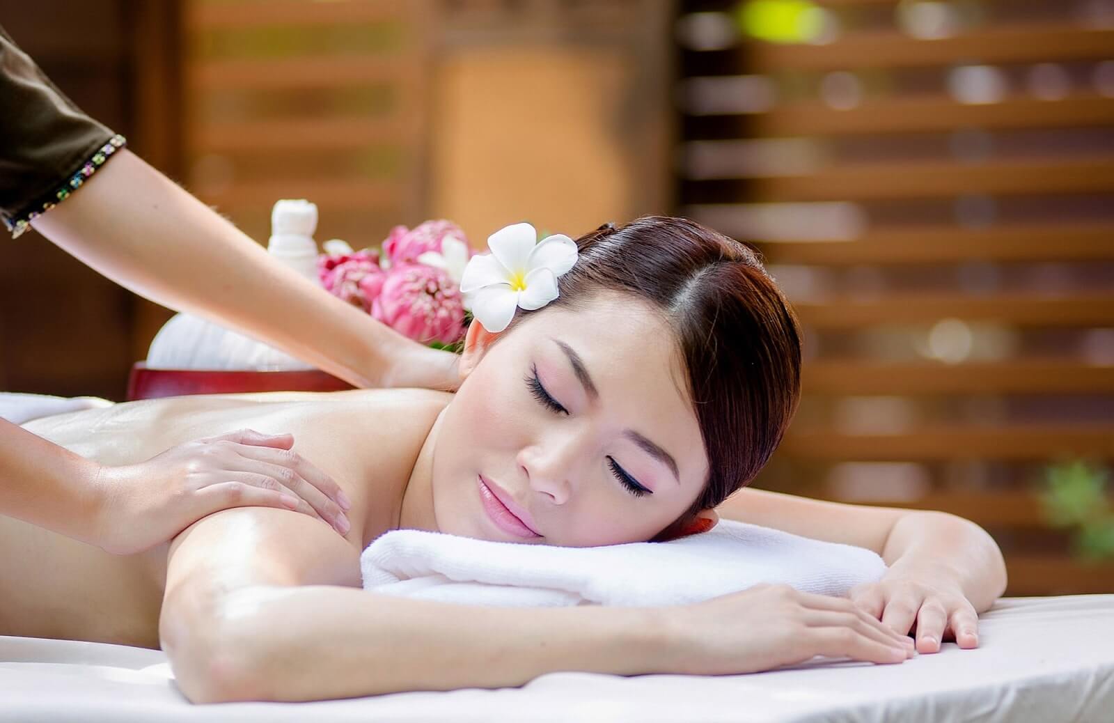 Asian babe massage